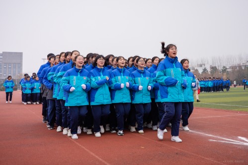 201912【强健体魄 淬炼精神——阜阳五中举行高一 高二年级跑操比】颍州晚报 阜阳日报 阜阳发布 特约摄影记者 凡伟 18844908911-2_conew1.jpg
