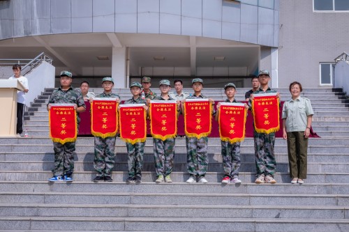 1599030201818464.jpg 202008【2020级军训闭幕式 阜阳五中】颍州晚报 阜阳日报 特约摄影记者 凡伟 18844908911-13_conew1.jpg